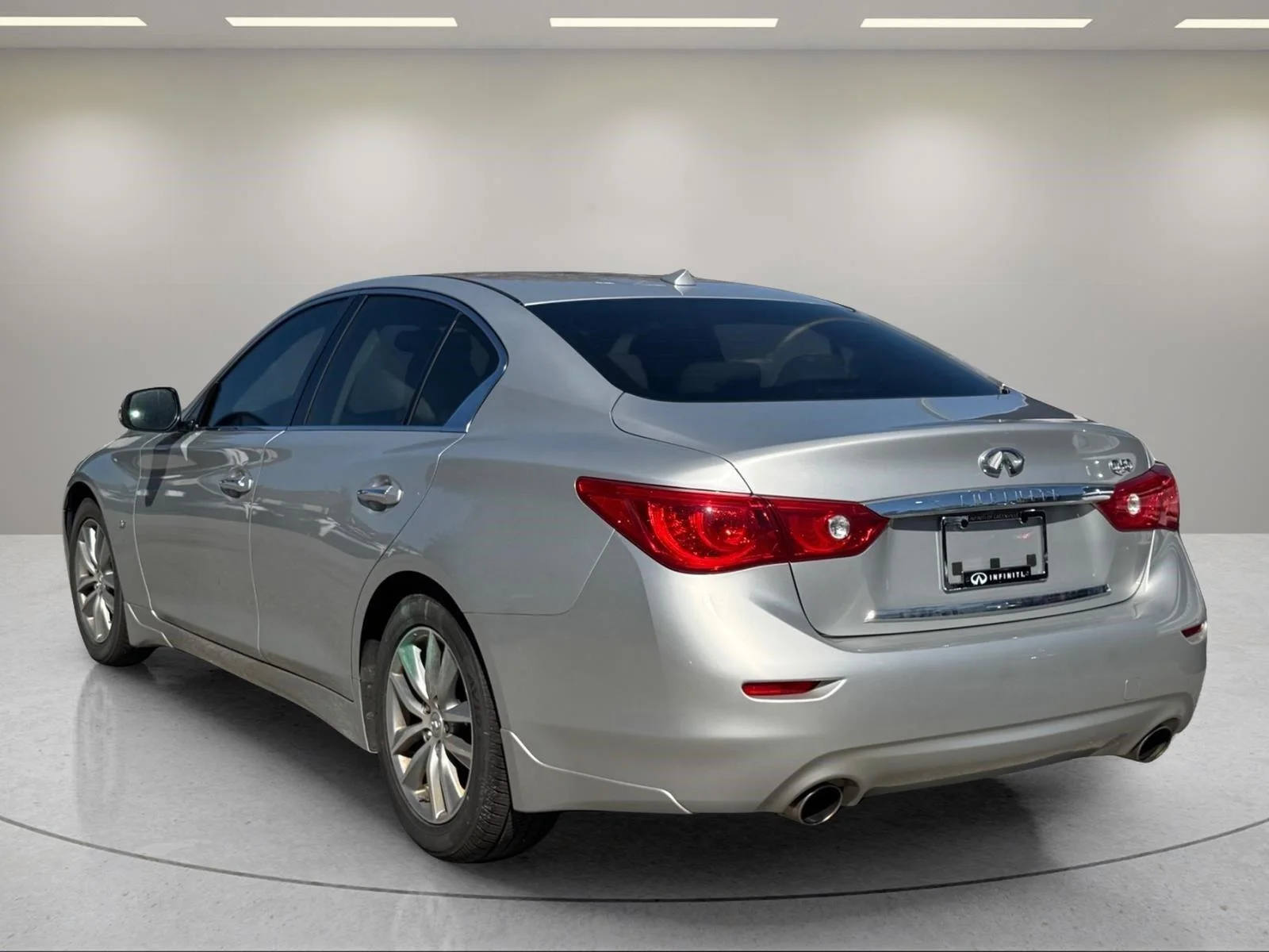 Used 2015 Liquid Platinum INFINITI Premium image 10