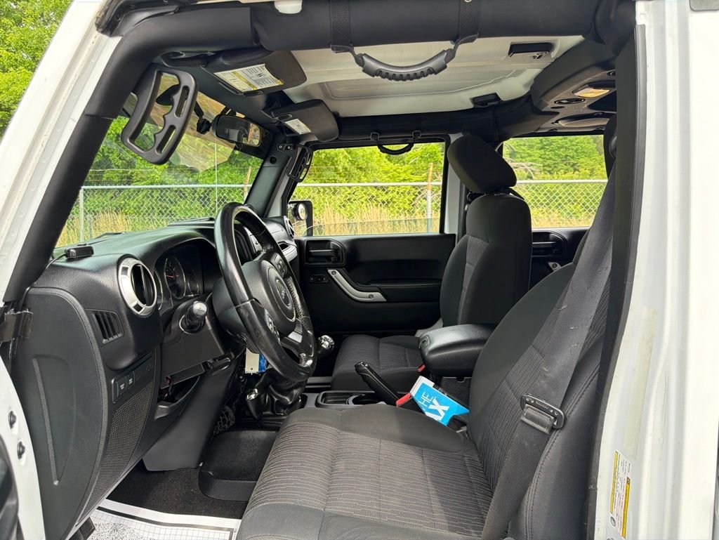 2011 Jeep Wrangler Unlimited Rubicon - Photo 19