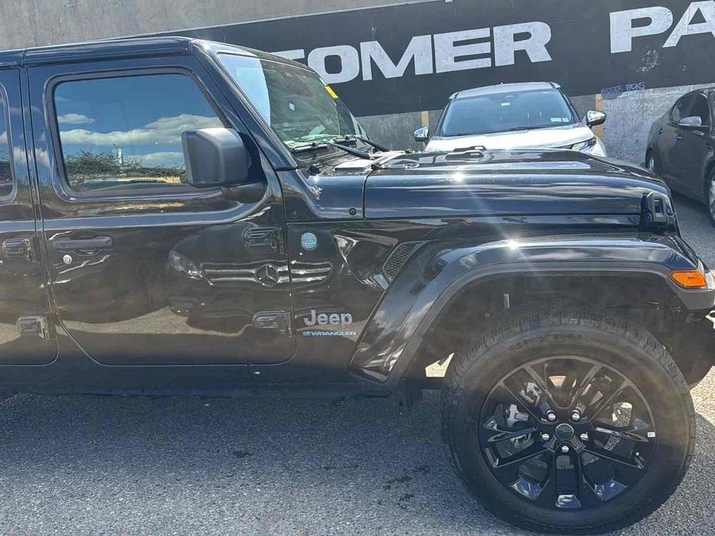 Used 2025 Black Jeep Sahara 4xe image 9