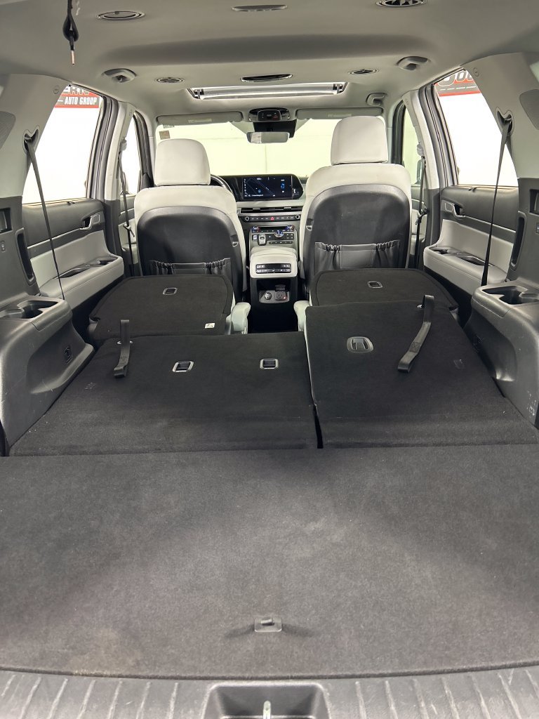 Used 2024 Silver Hyundai SEL image 23
