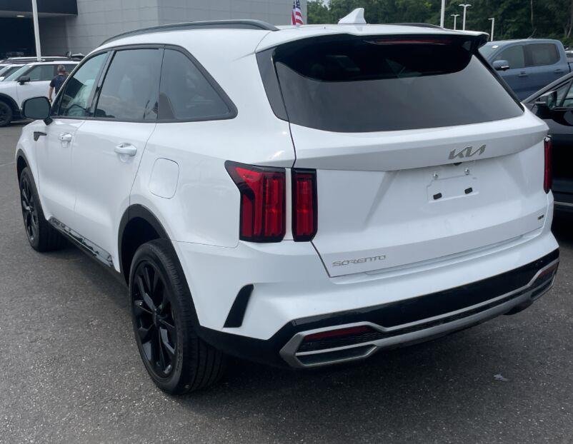 Used 2023 Glacial White Pearl Kia SX image 2