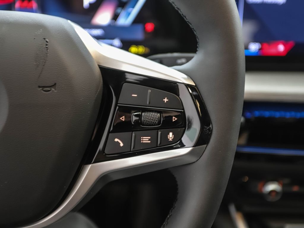 2025 BMW i4 40 - Photo 12