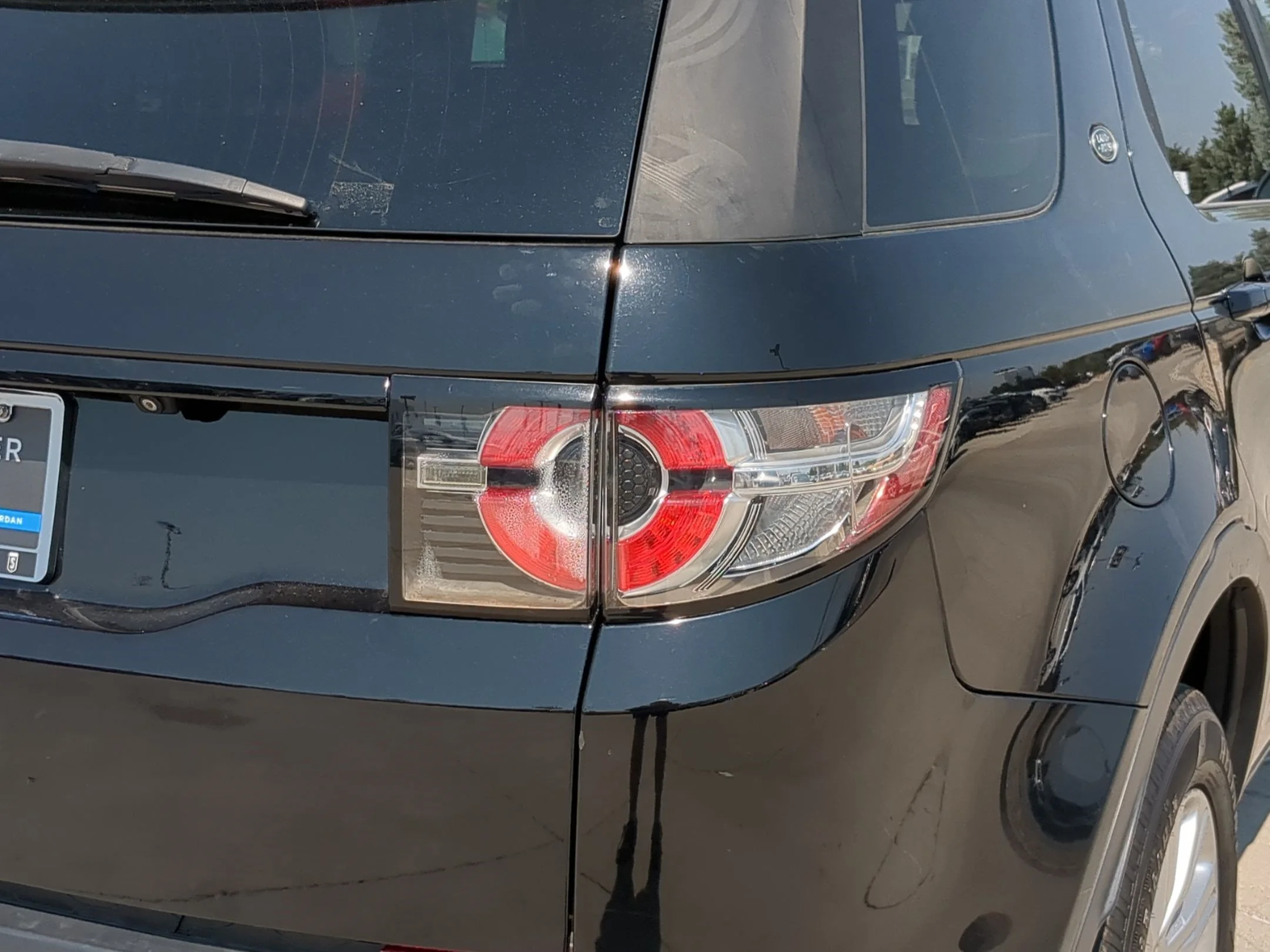 Used 2019 Narvik Black Land Rover SE image 11