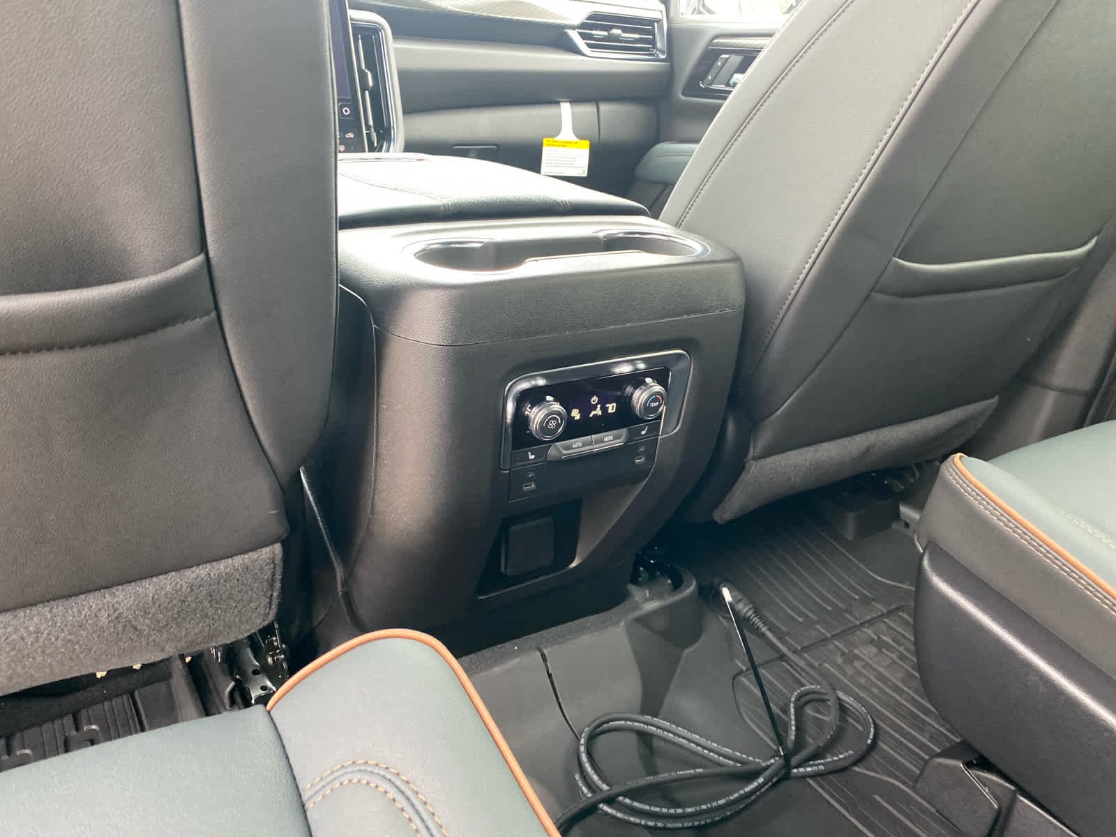 2026 GMC Yukon AT4 - Photo 27