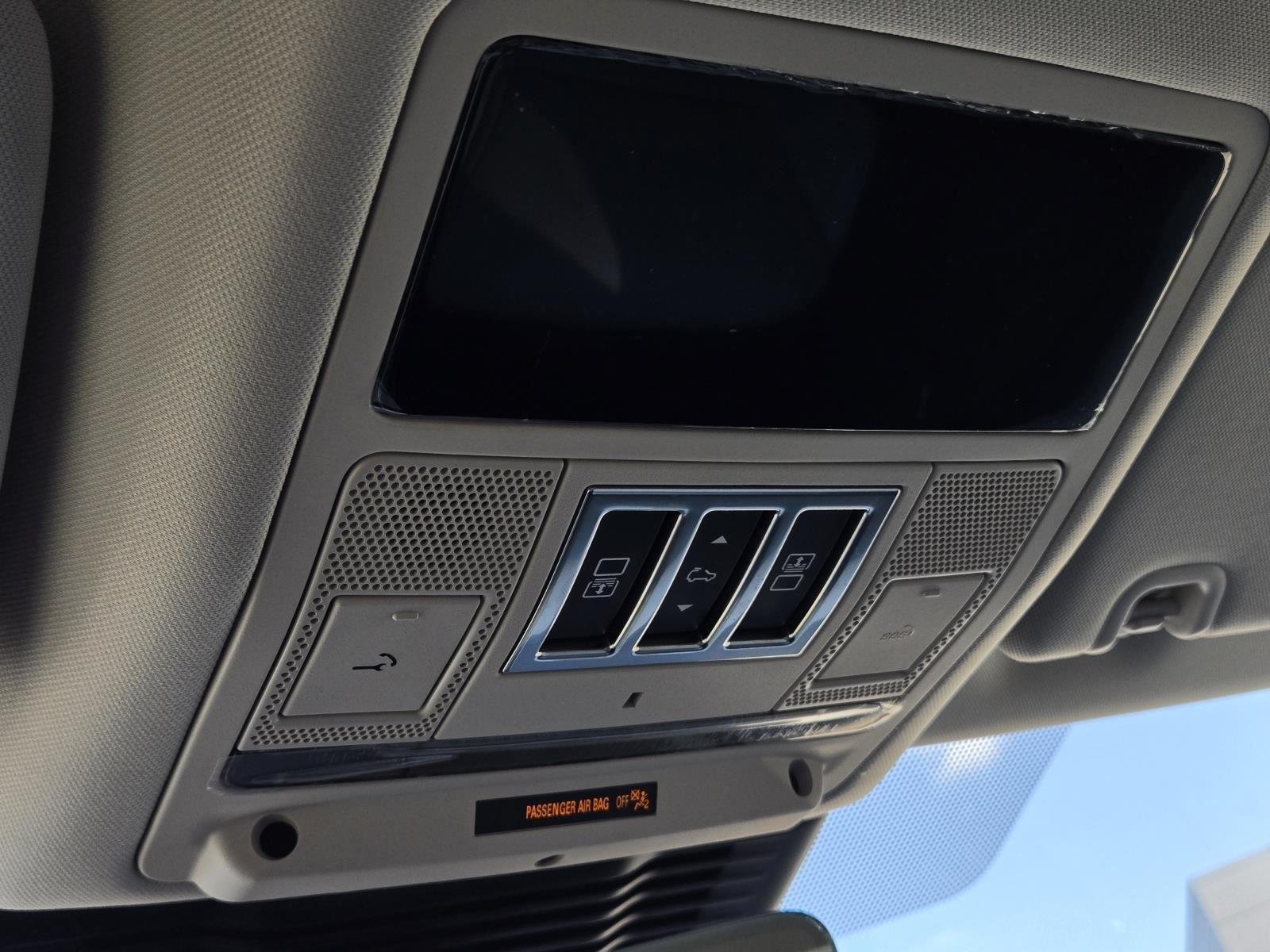 Used 2025 Varesine Blue Metallic Land Rover S image 28