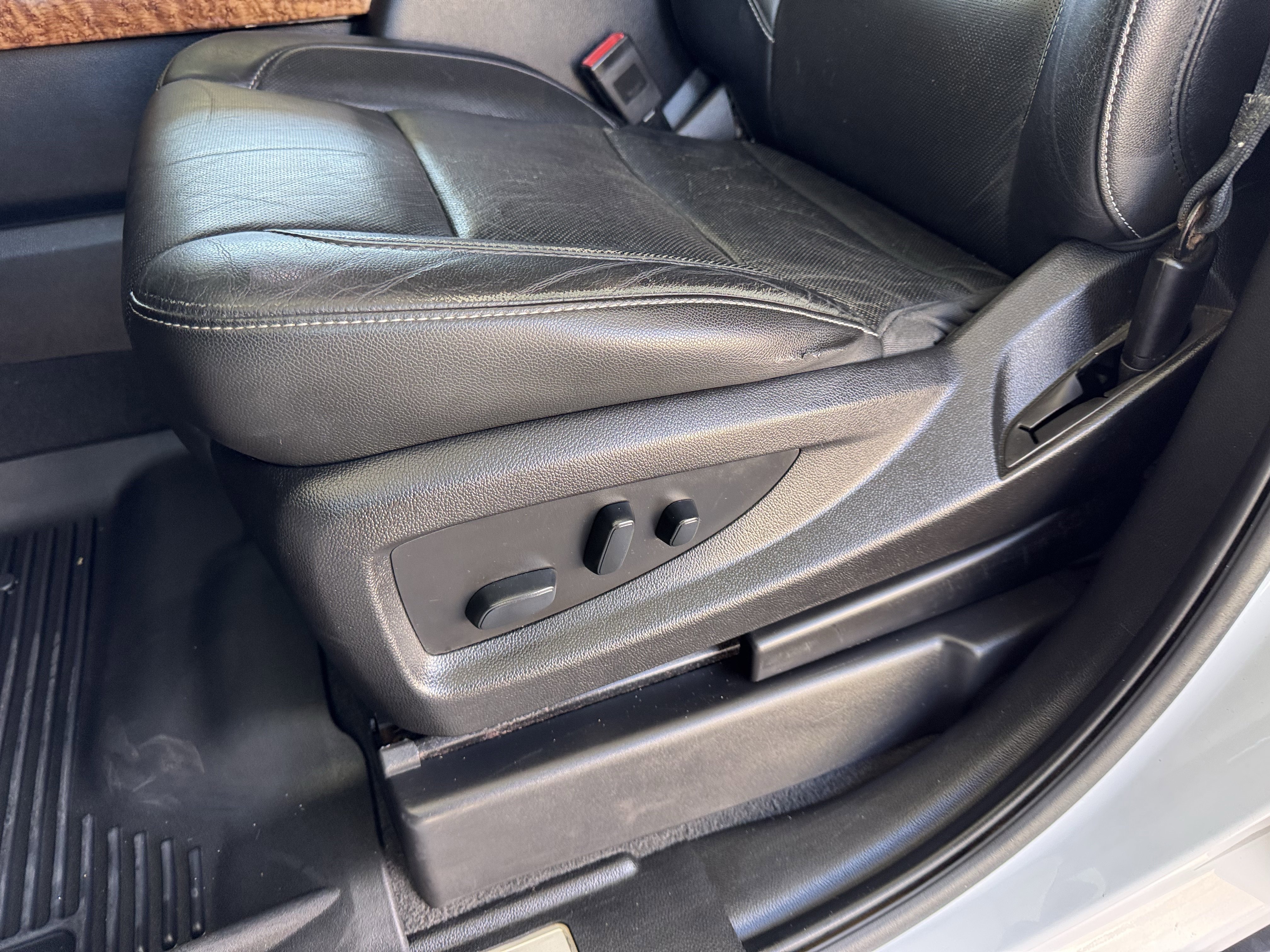 Certified Used 2019 SUMMIT WHITE Chevrolet Premier image 15