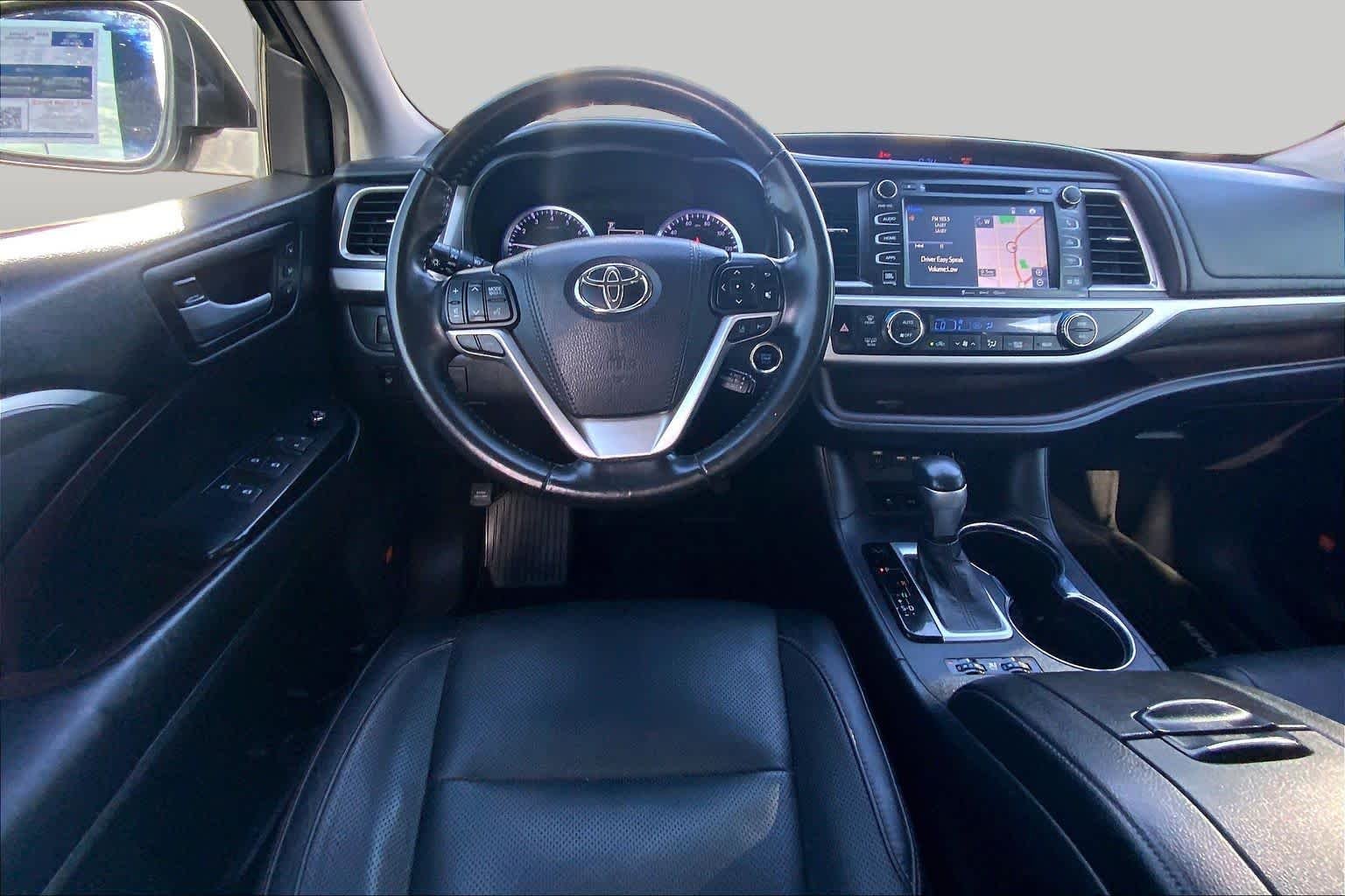 Used 2019 Blizzard Pearl Toyota Limited image 6