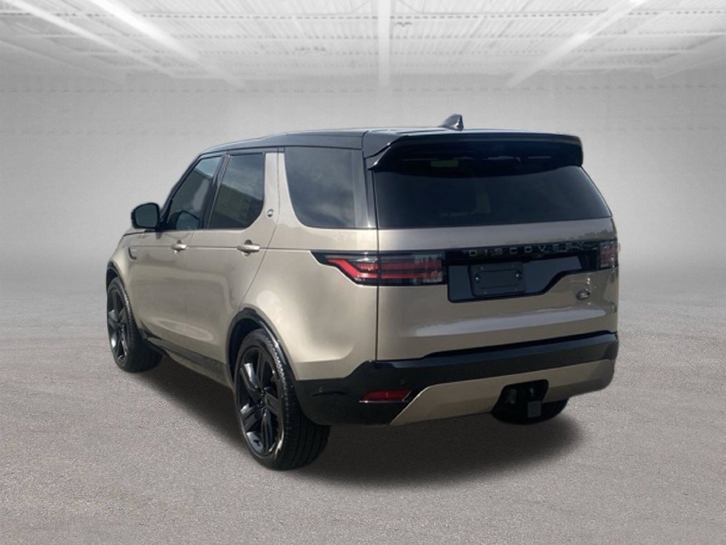 Used 2025  Land Rover Dynamic SE image 3