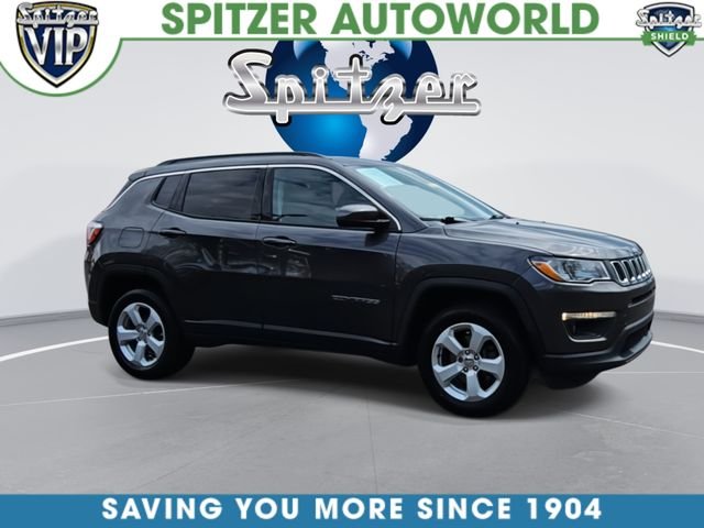 Used 2019 Gray Jeep Latitude image 2