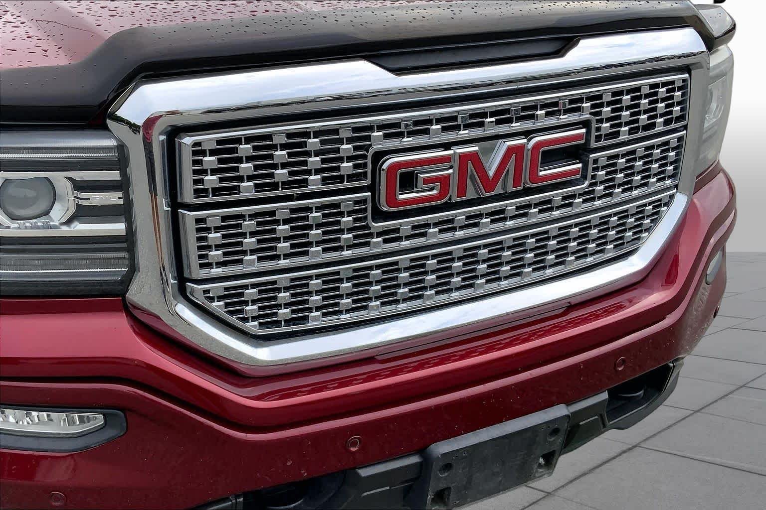 Used 2017 Crimson Red Tintcoat GMC SLT image 29