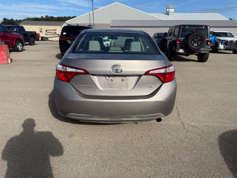 Used 2015 Brown Toyota LE image 14