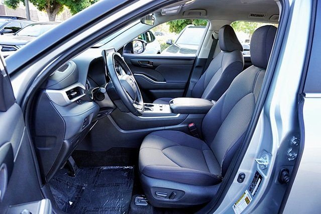 Used 2025 Silver Toyota LE image 13