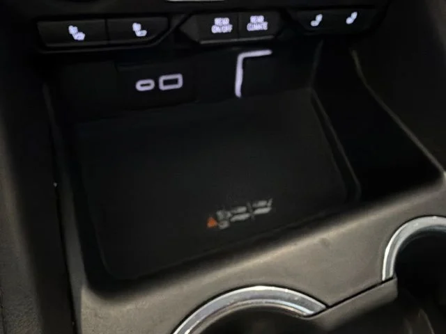 2023 Chevrolet Suburban Z71 - Photo 31