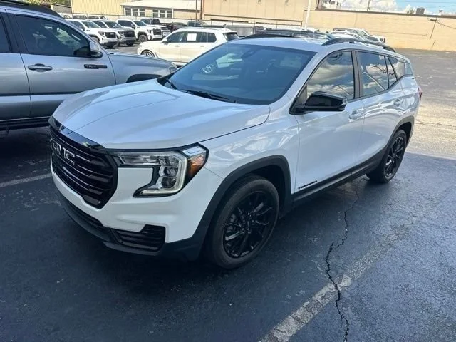 Certified Used 2024 Summit White GMC SLE image 2
