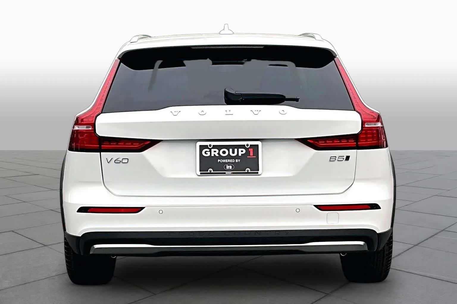 New 2026 Crystal White Volvo Plus image 4