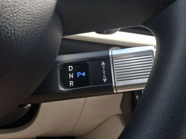 New 2026 Silver Hyundai Blue SE image 16