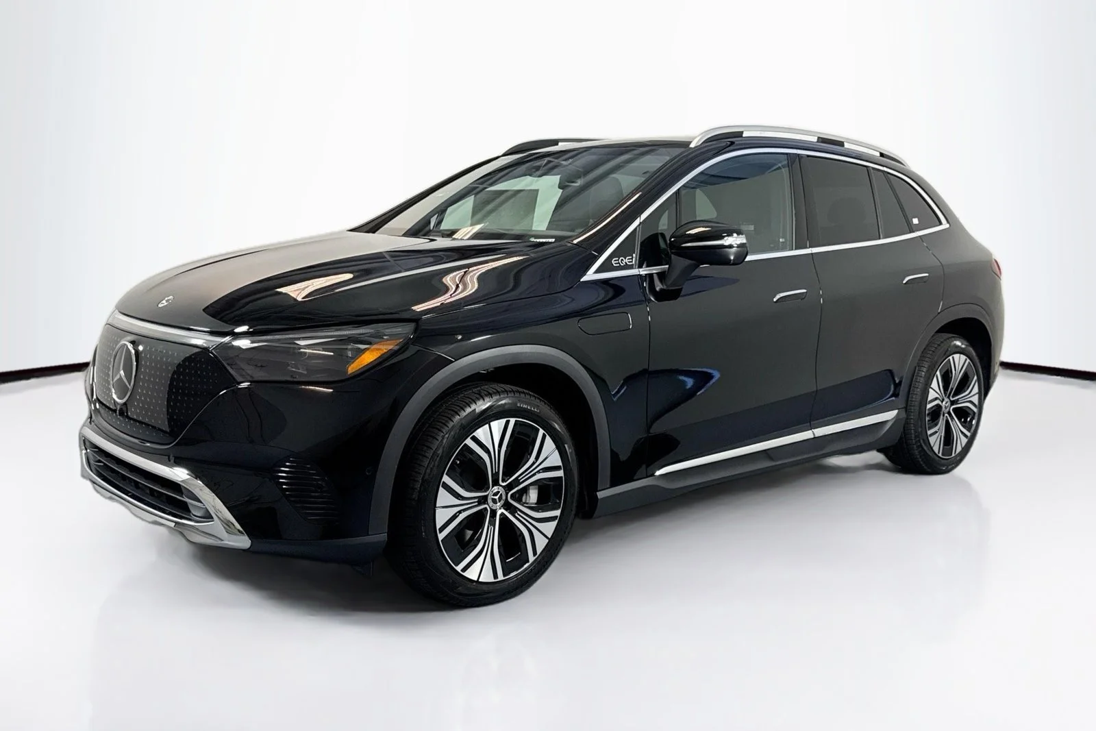 2026 Mercedes-Benz EQE SUV EQE 320 4MATIC's photo