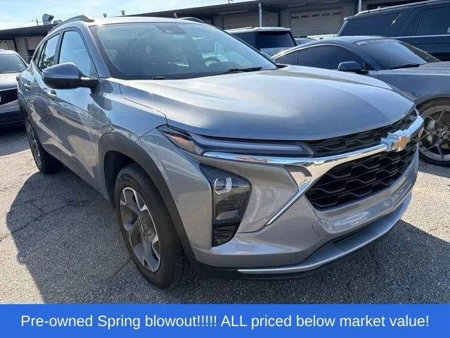 Used 2024 Gray Chevrolet LT image 8