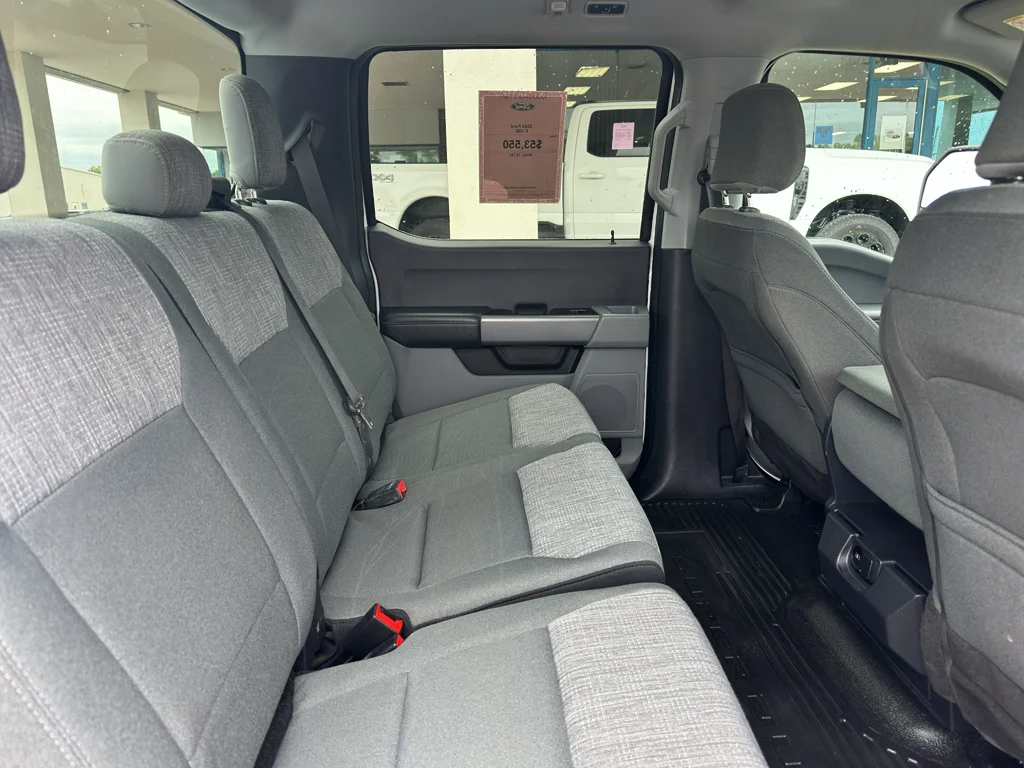 Used 2024 Oxford White Ford XLT image 32