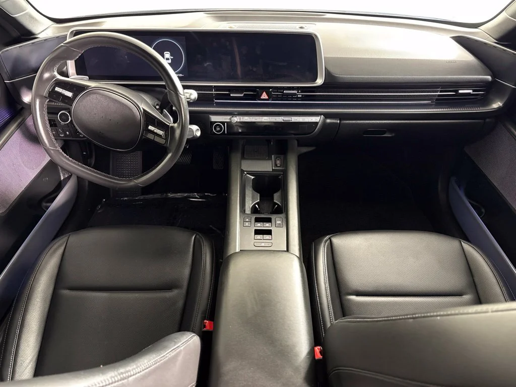 Used 2023 Black Hyundai SEL image 16