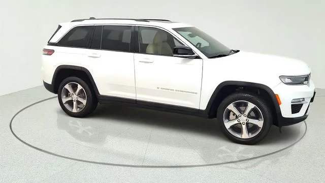 Used 2023 White Jeep Limited image 27