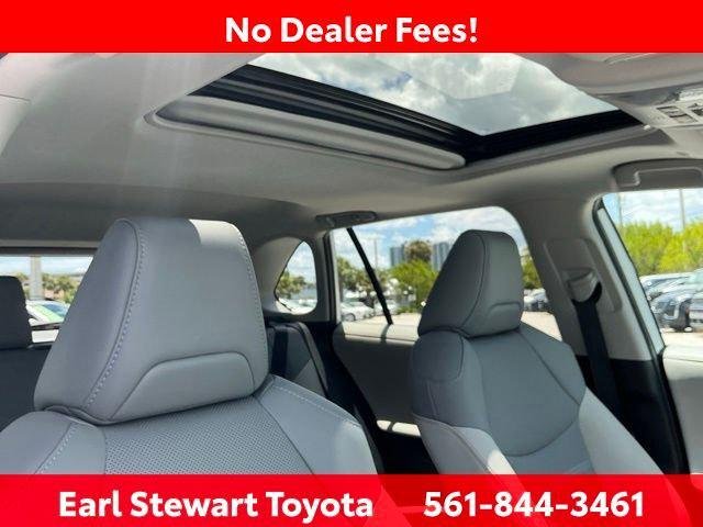 Certified Used 2024 WIND CHILL PEARL Toyota  image 36