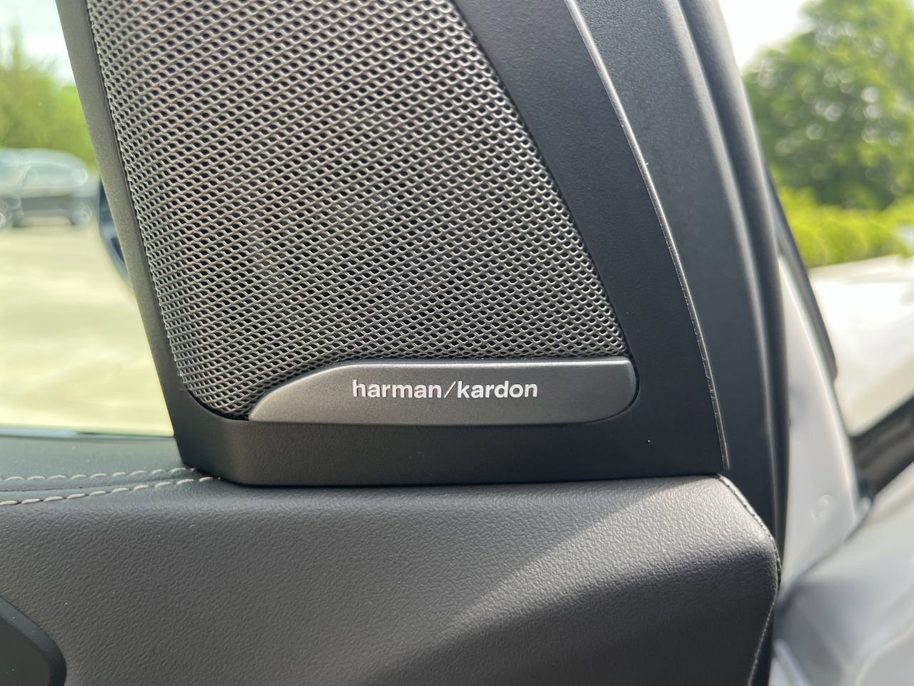 New 2026 Mineral White Metallic BMW xDrive40i image 20