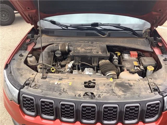 Used 2025 Red Hot Pearlcoat Jeep Trailhawk 4x4 image 29