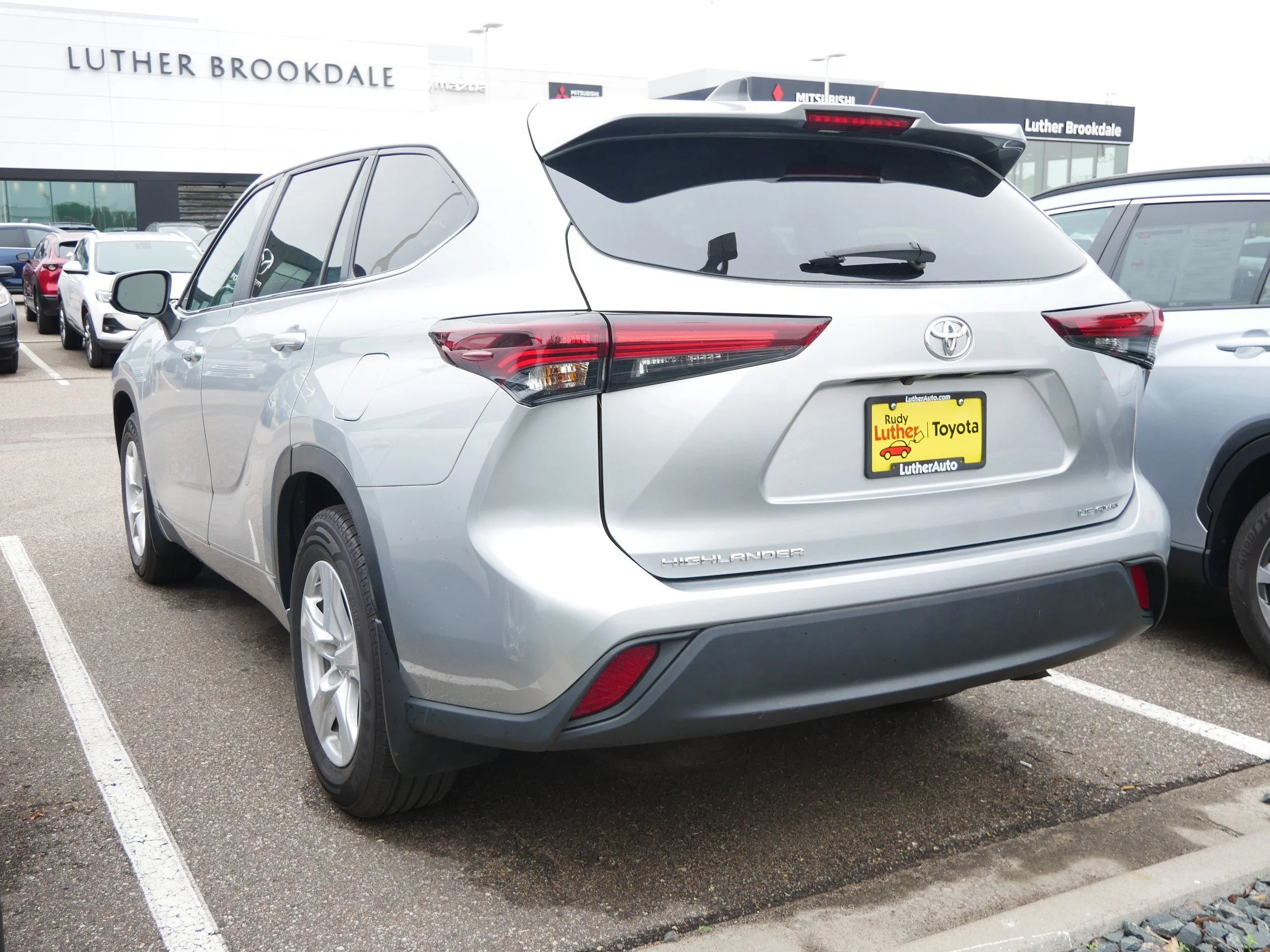 Used 2024  Toyota  image 4