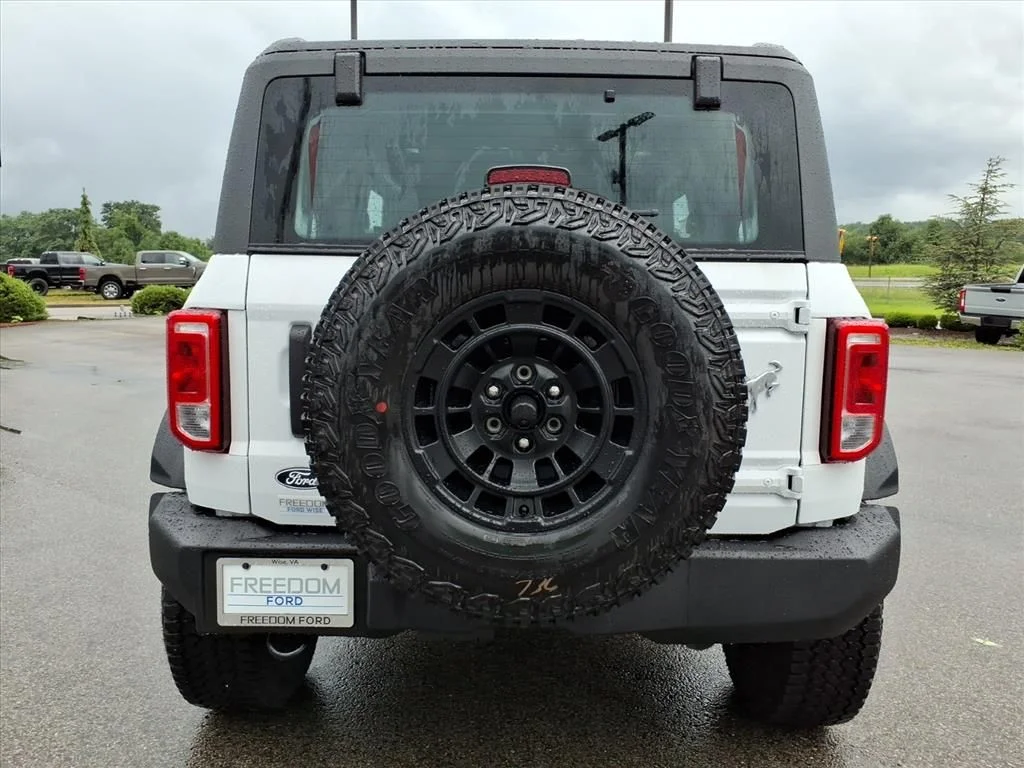 New 2026 Oxford White Ford Base image 6