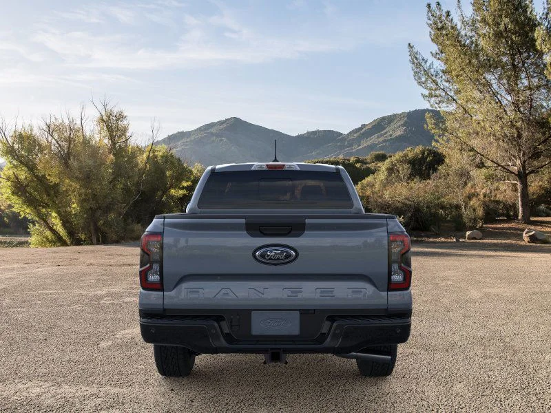 New 2025 Azure Gray Metallic Tri-coat Ford XLT image 5