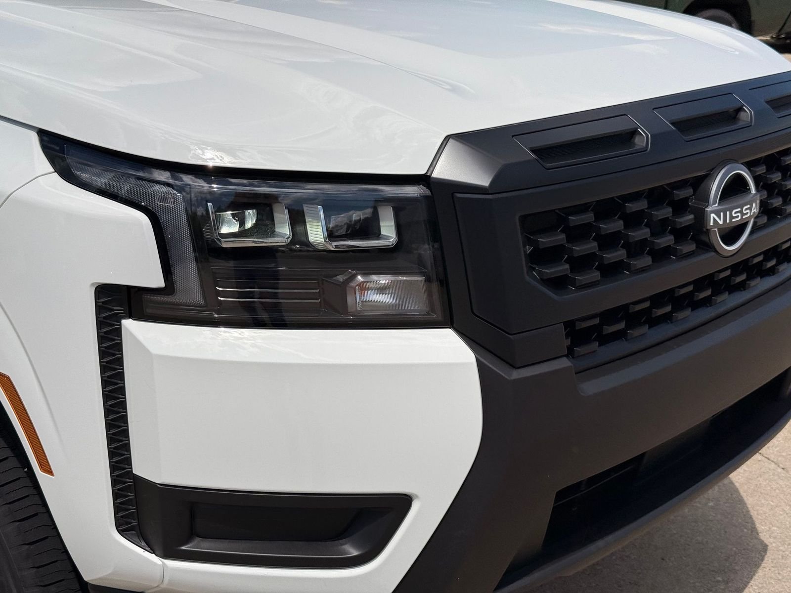 New 2026 Glacier White Nissan King Cab® S image 28
