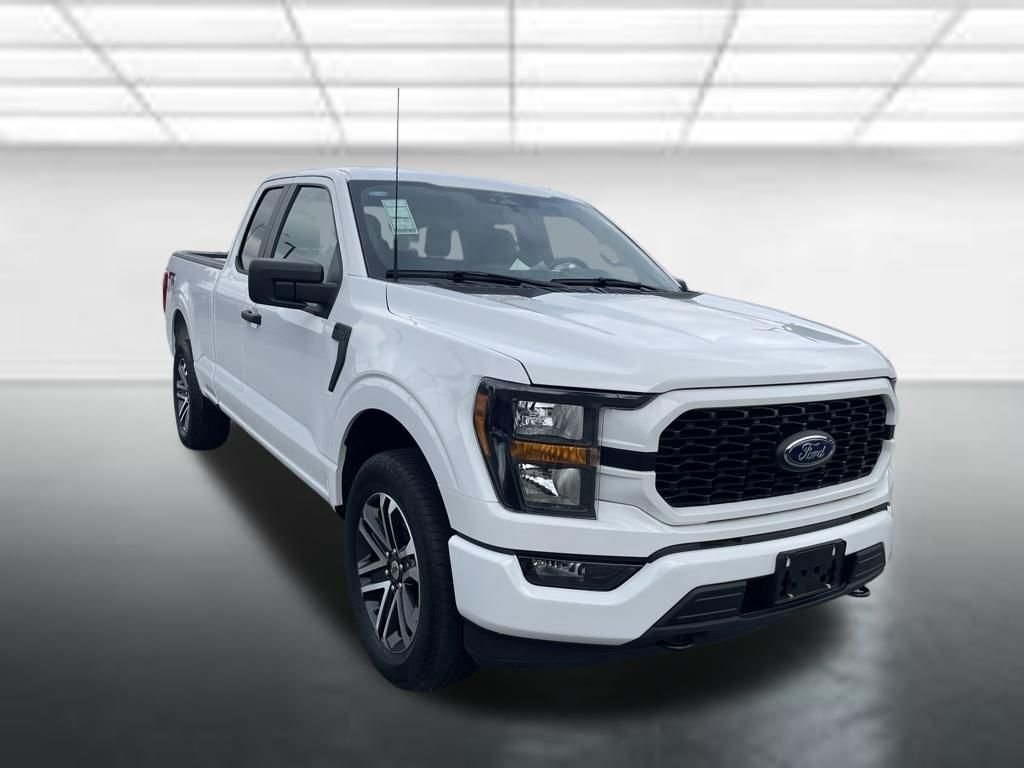 Used 2023 White Ford XL image 9