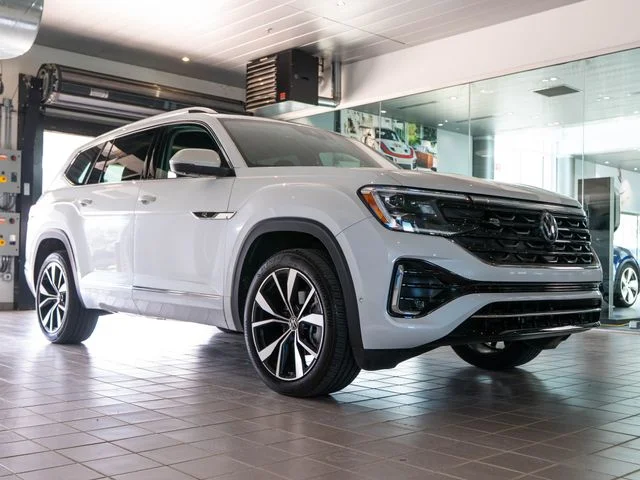 2024 Volkswagen Atlas 2.0T SEL Premium R-Line 4MOTION's photo