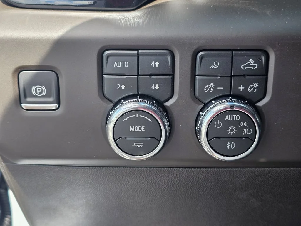 Used 2026 Glacier White Tricoat GMC Denali image 21