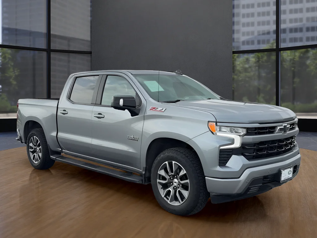 Used 2025 Gray Chevrolet RST image 3