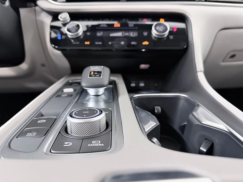 New 2027 RADIANT WHITE INFINITI Luxe FWD image 19
