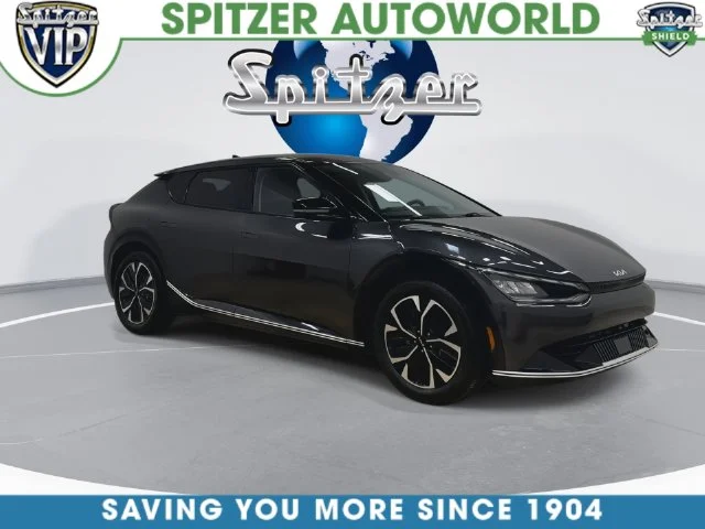 Used 2022 Gray Kia Wind image 4