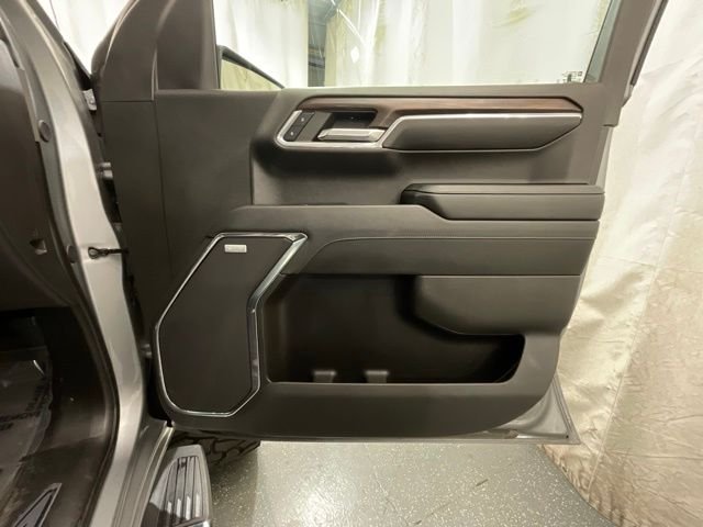 Used 2024 Silver GMC SLT image 22