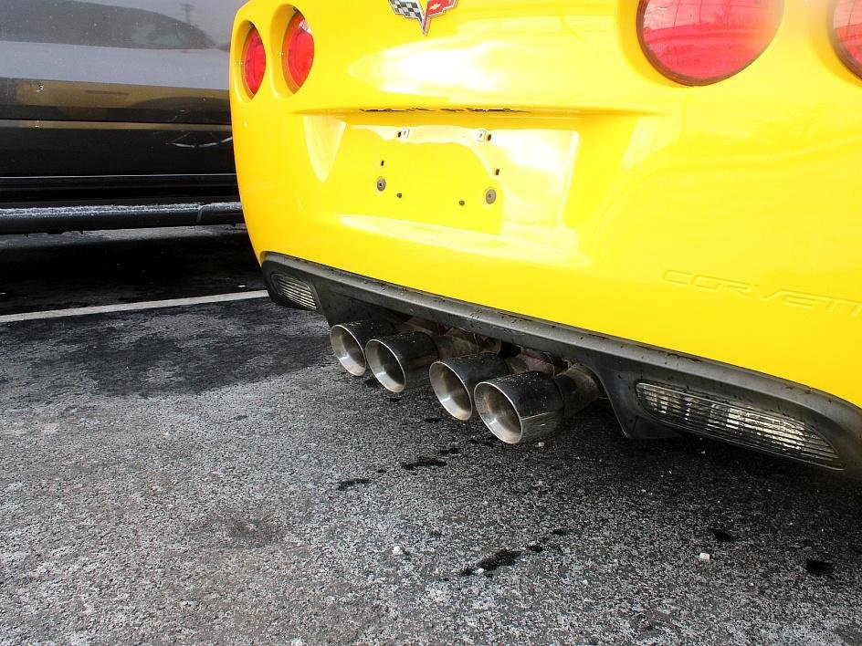 Used 2009 Yellow Chevrolet Z06 image 12