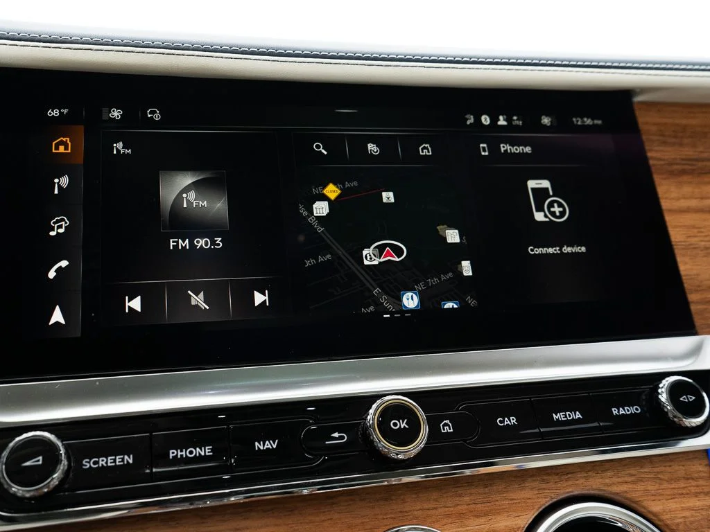 New 2026 Glacier White Bentley Azure image 32