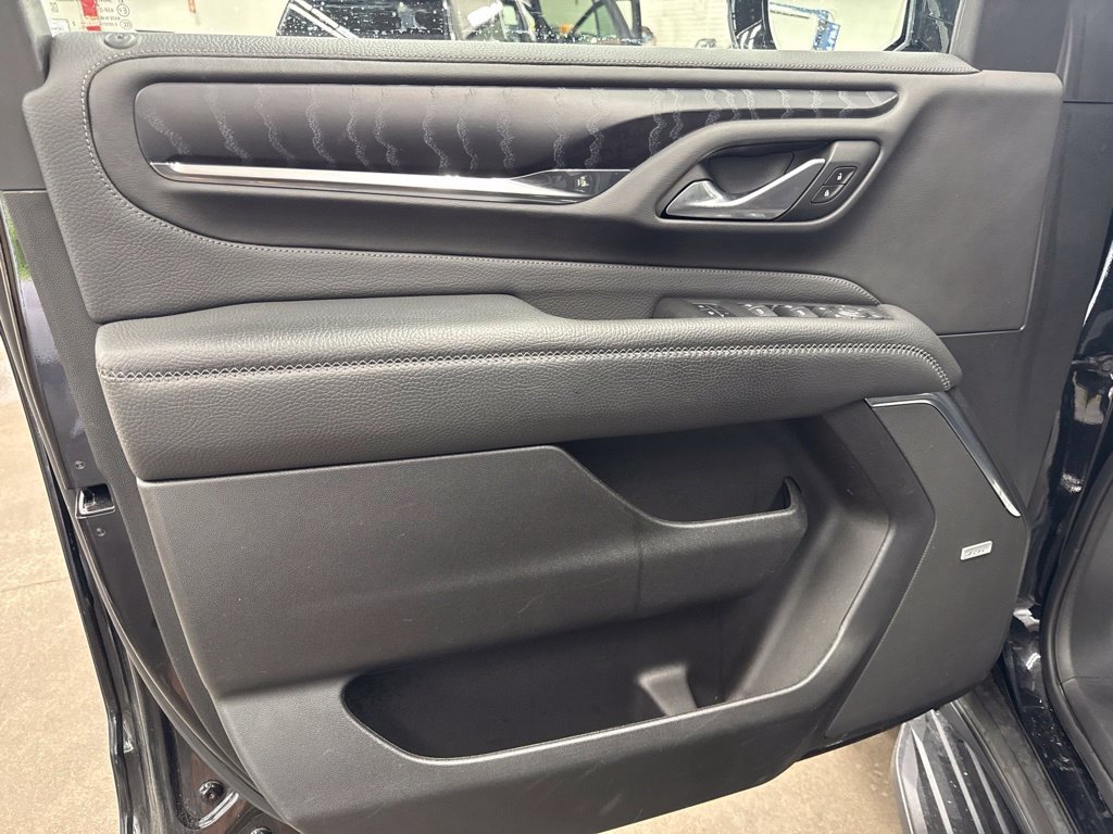 Used 2022 Black GMC Denali image 21