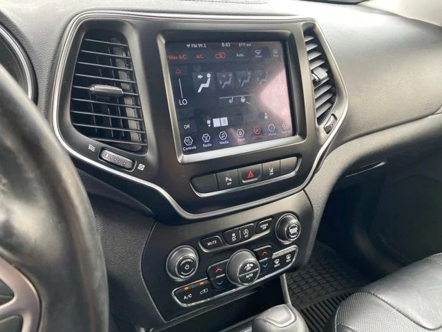 Used 2021 Gray Jeep Latitude Lux image 19