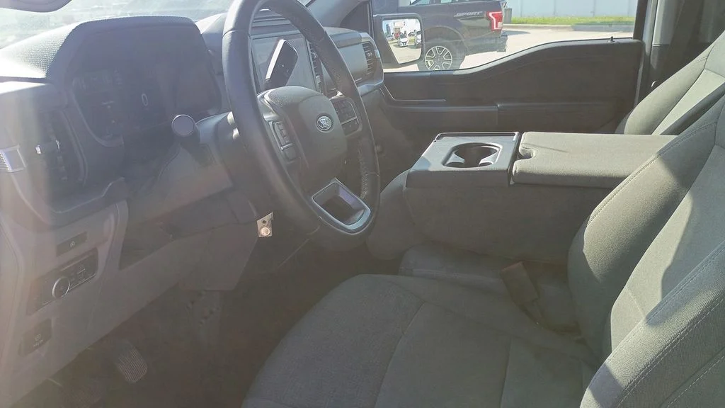 Used 2025 White Ford XLT image 17