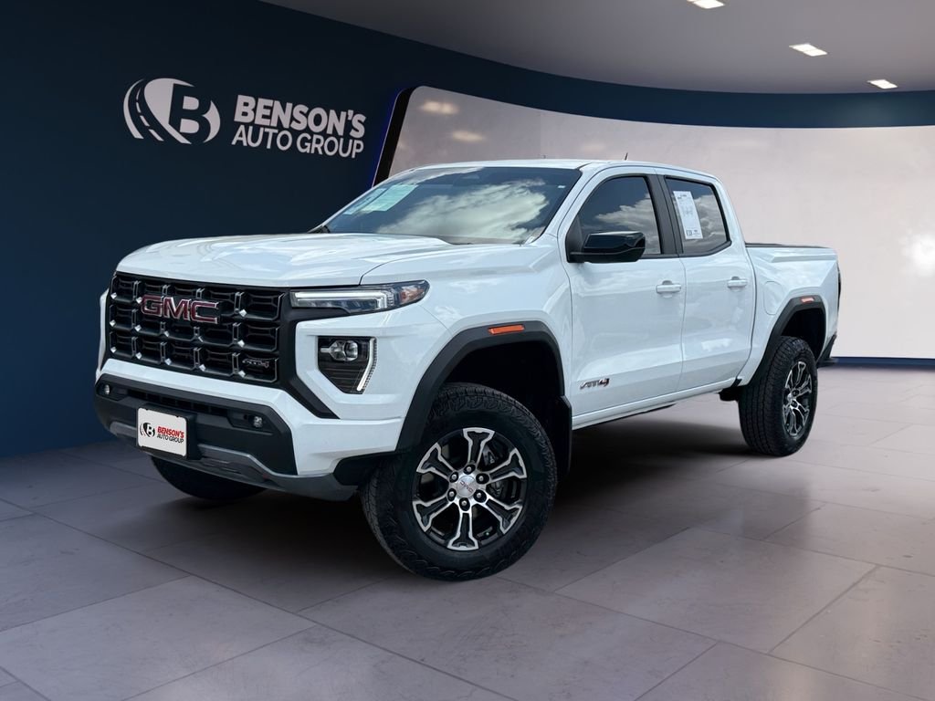 Used 2025 White GMC AT4 image 1
