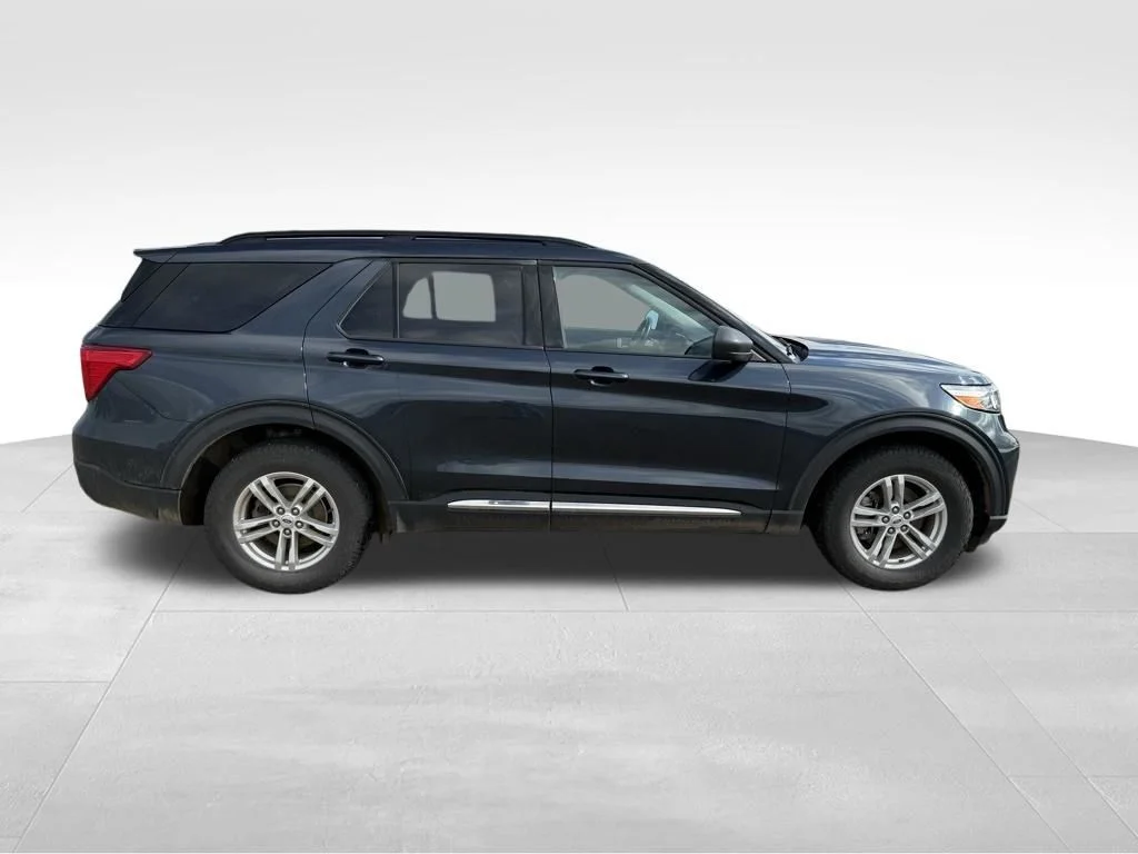 Used 2023 Blue Ford XLT image 3