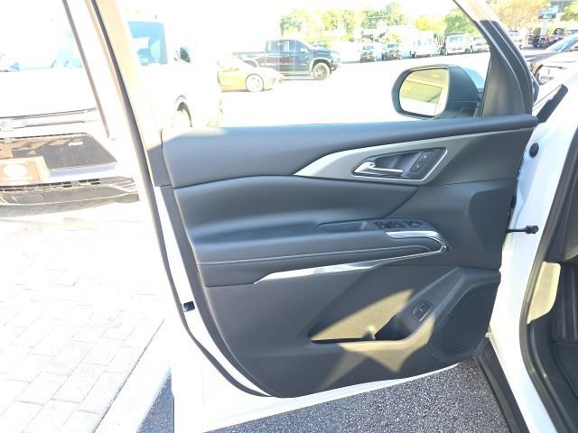 New 2027 Summit White Chevrolet LT image 14