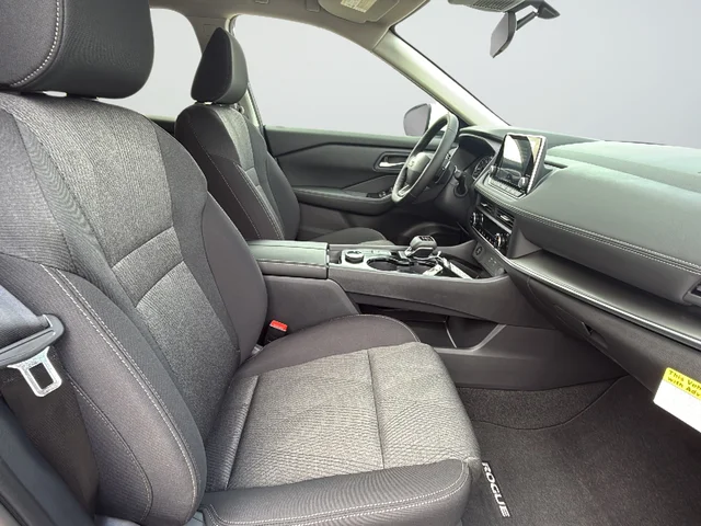 2026 Nissan Rogue SV - Photo 10