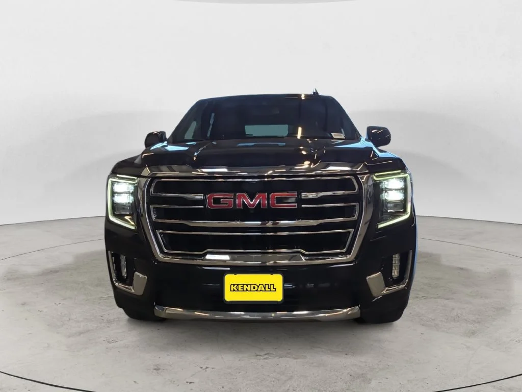 Certified Used 2023 Midnight Blue Metallic GMC SLT image 3