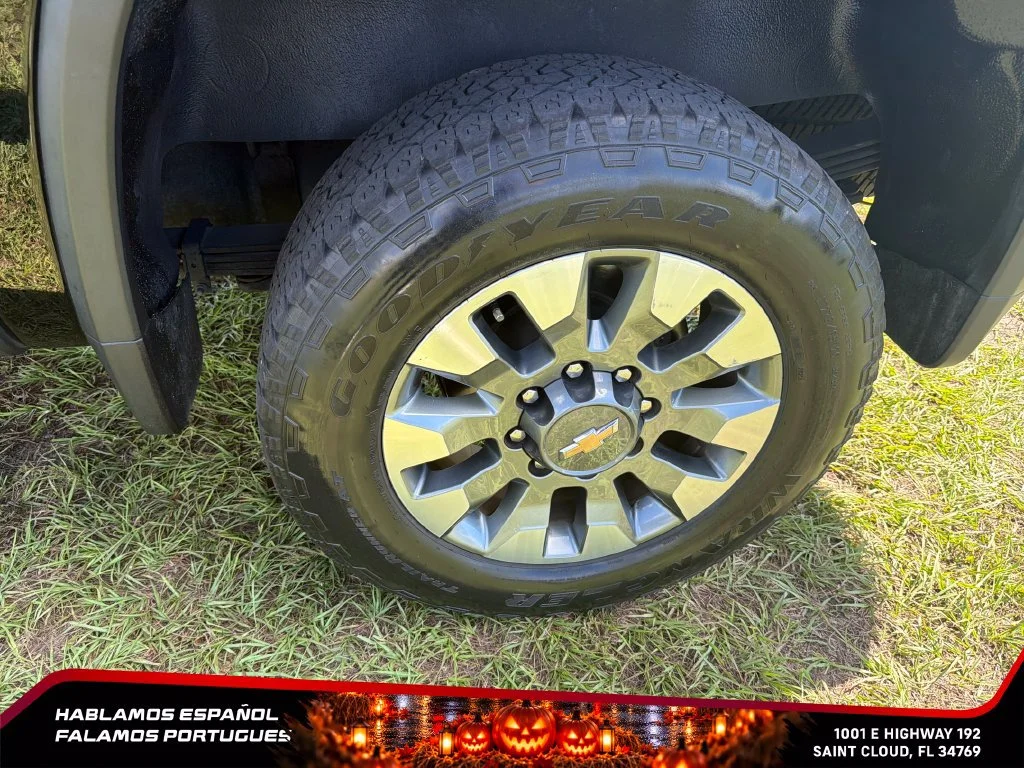 Used 2024 Black Chevrolet Custom image 11